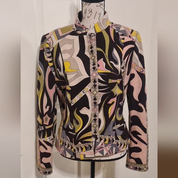 Carlisle Wool Blazer in Good Condition. - Picture 3 of 10